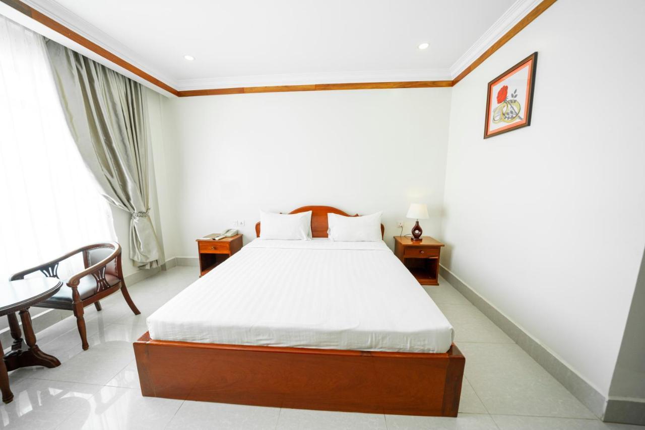 Pursat Riverside Hotel & Spa Exterior foto