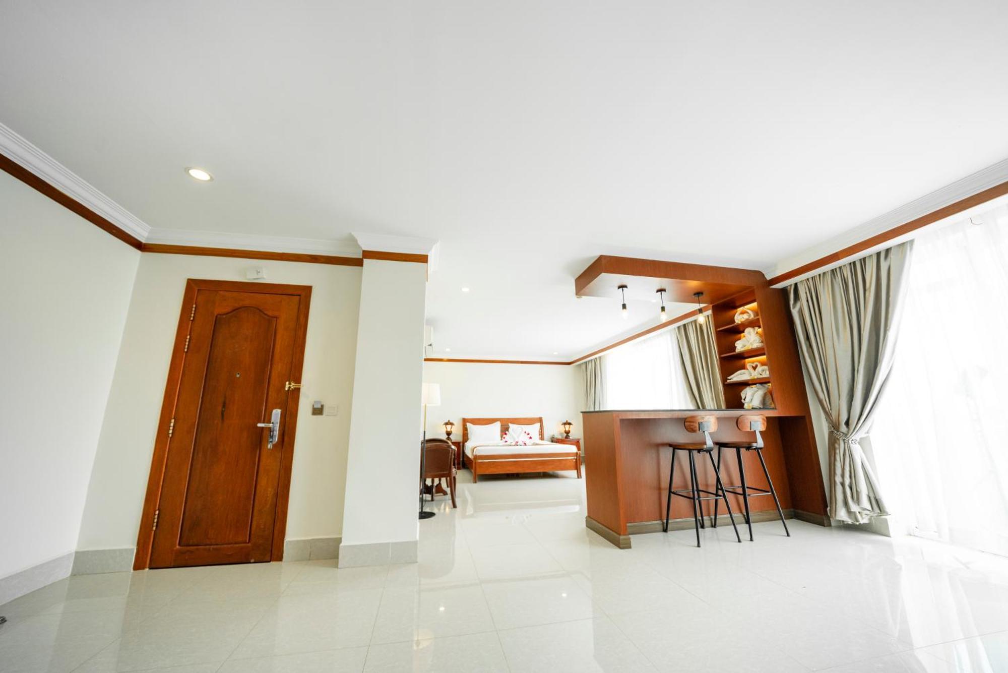 Pursat Riverside Hotel & Spa Exterior foto
