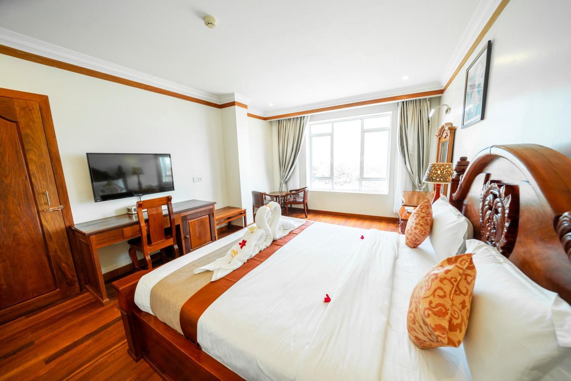 Pursat Riverside Hotel & Spa Exterior foto