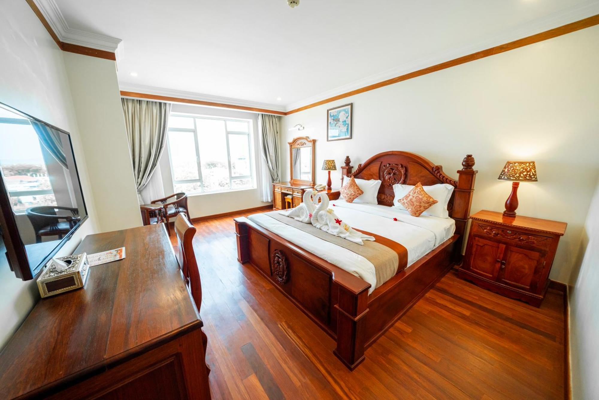 Pursat Riverside Hotel & Spa Exterior foto