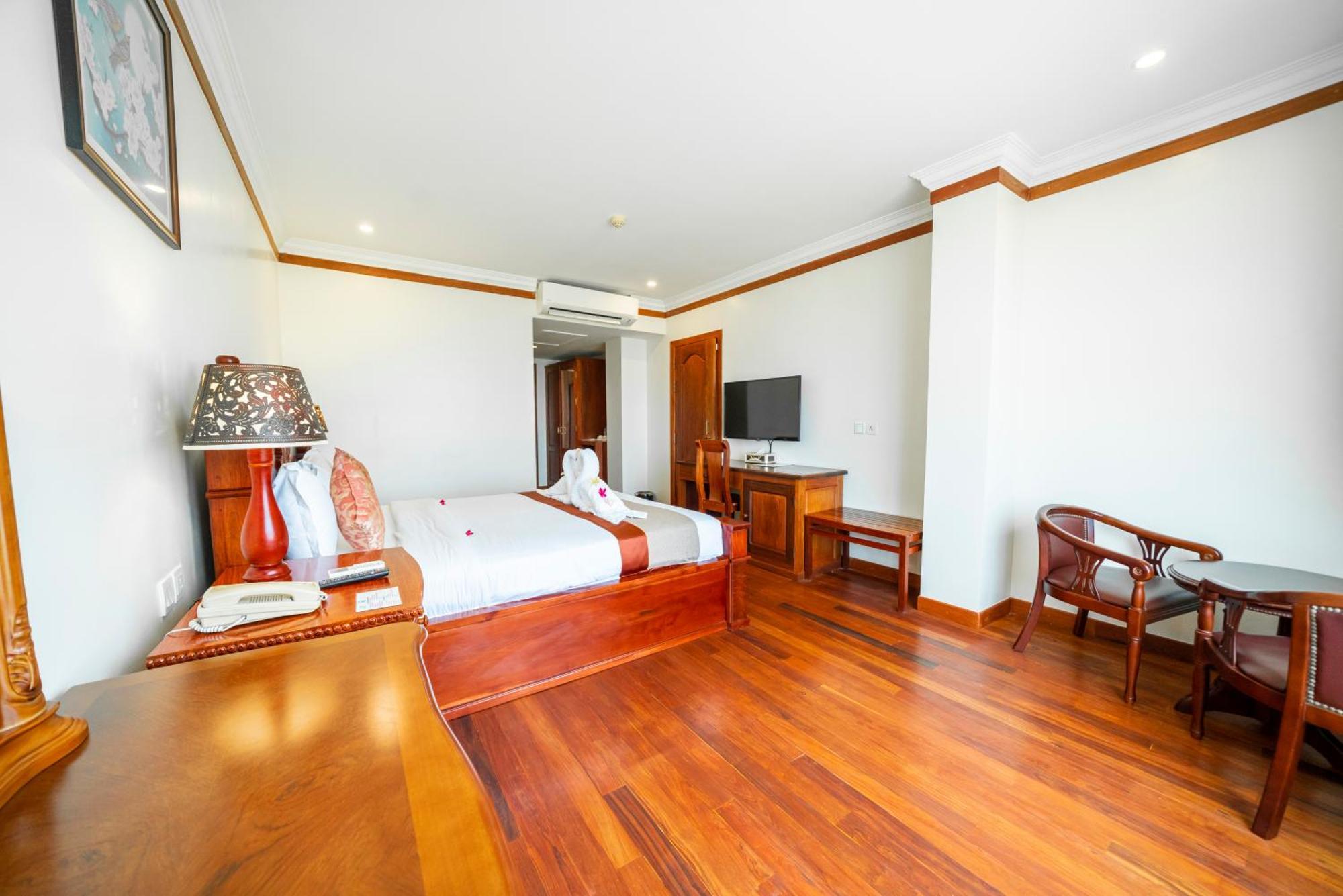 Pursat Riverside Hotel & Spa Exterior foto