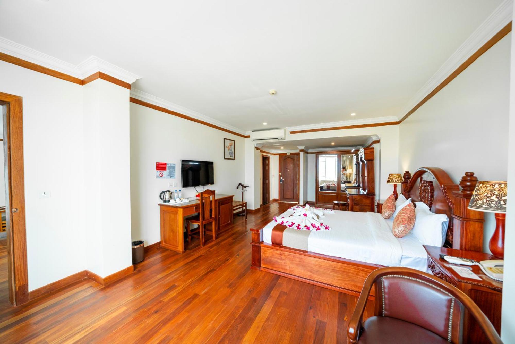 Pursat Riverside Hotel & Spa Exterior foto