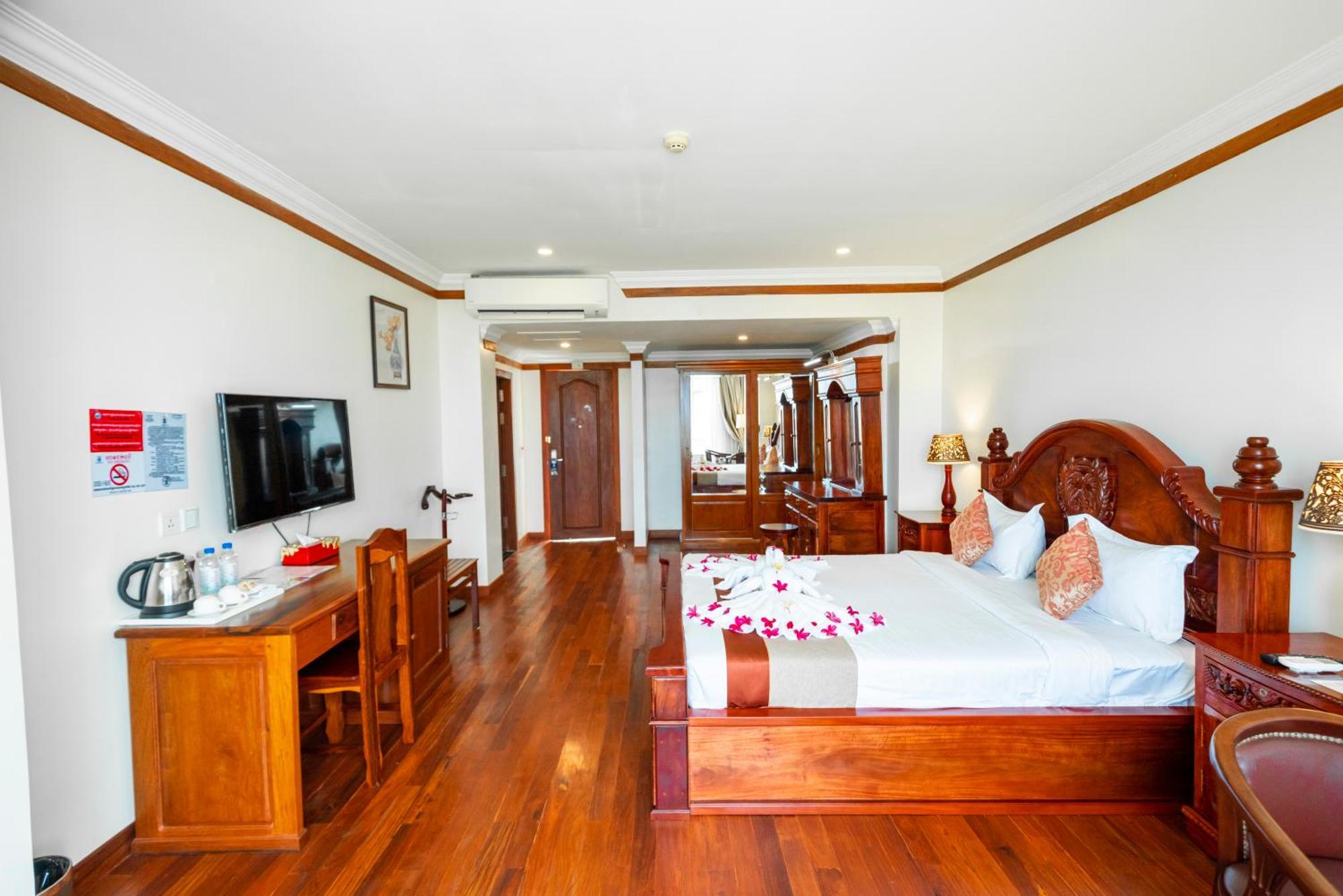 Pursat Riverside Hotel & Spa Exterior foto