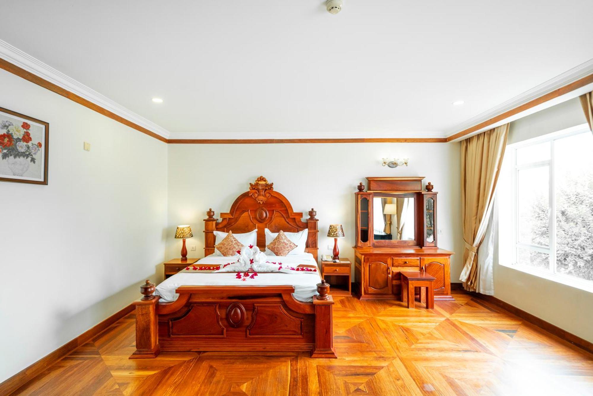 Pursat Riverside Hotel & Spa Exterior foto