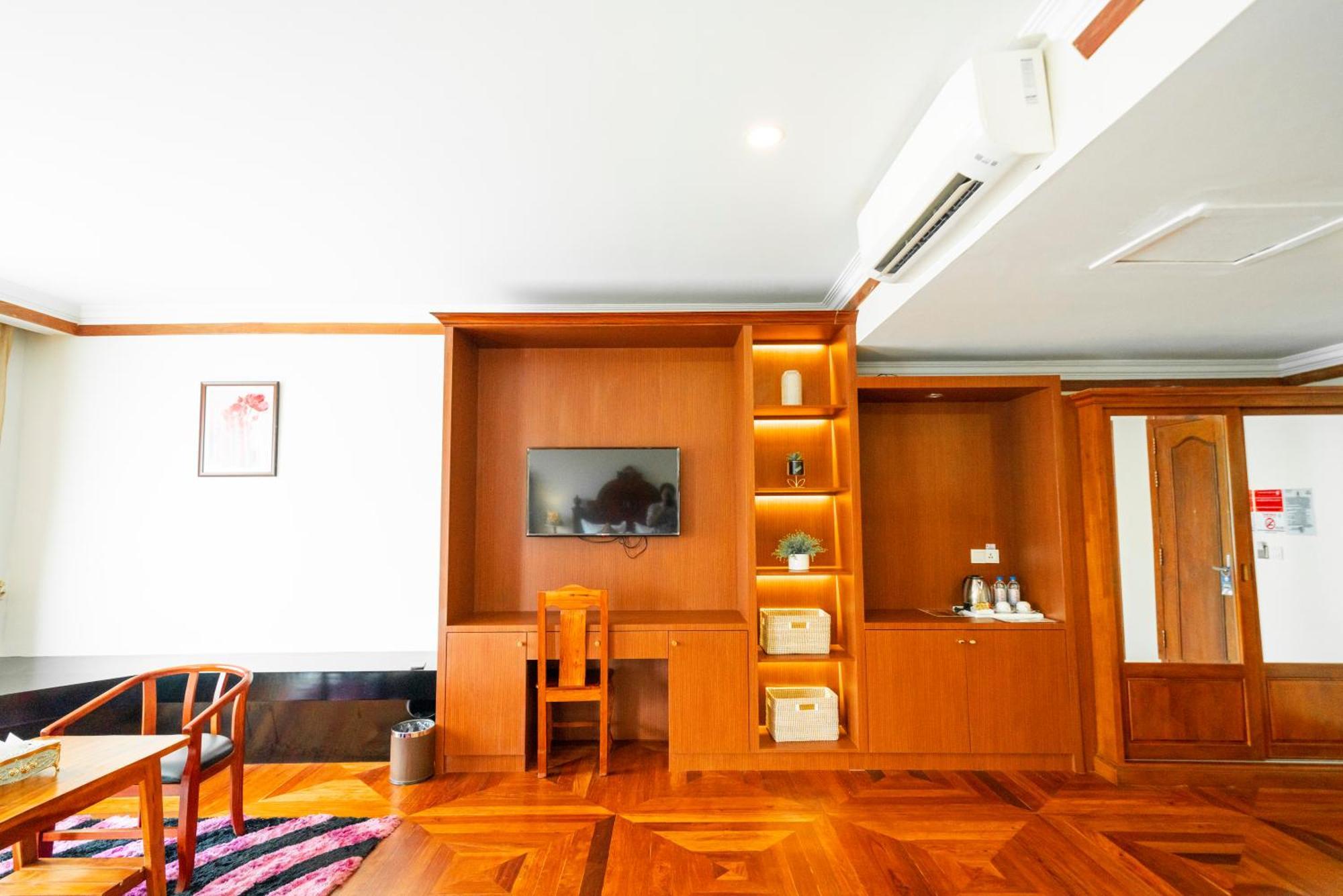 Pursat Riverside Hotel & Spa Exterior foto