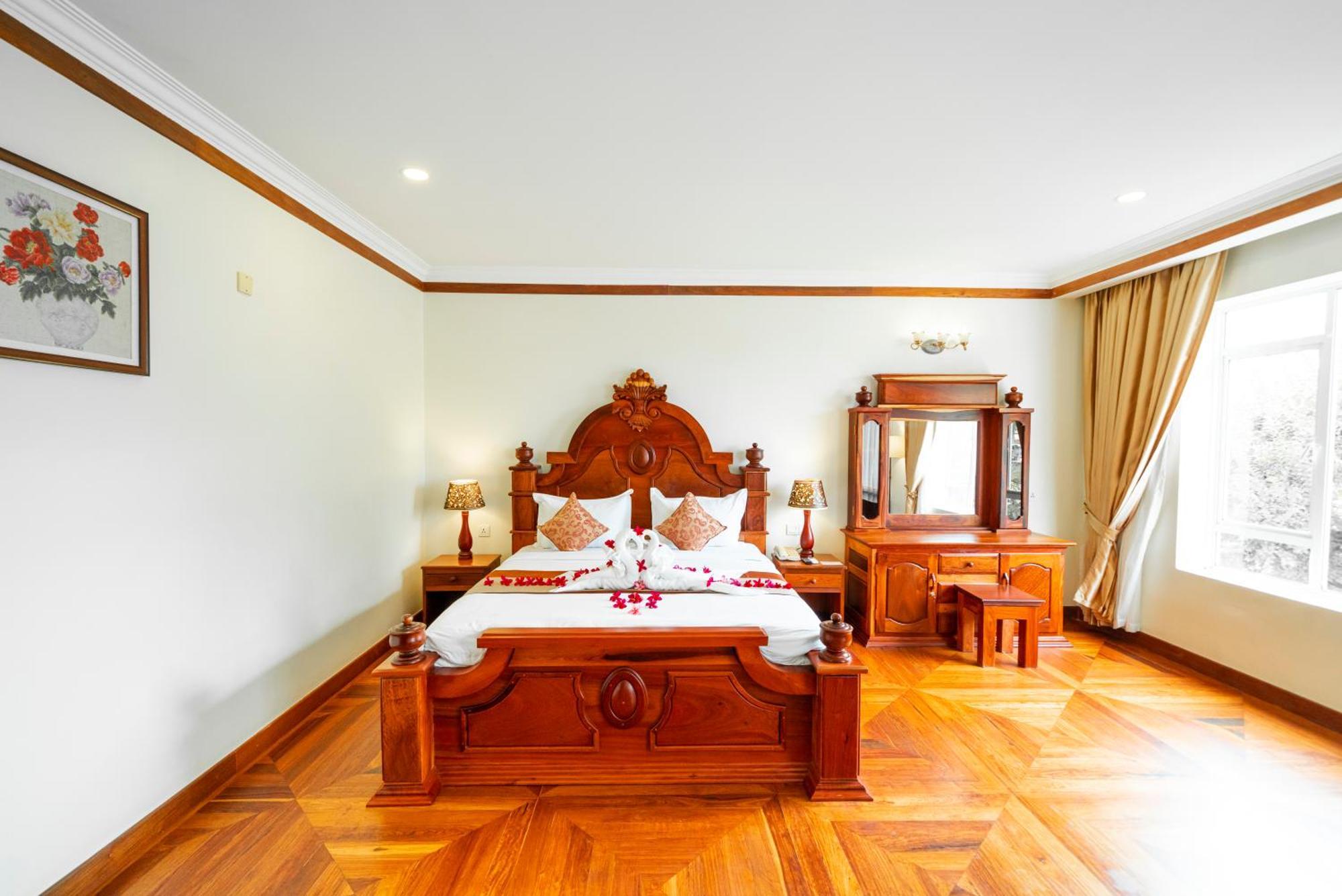Pursat Riverside Hotel & Spa Exterior foto